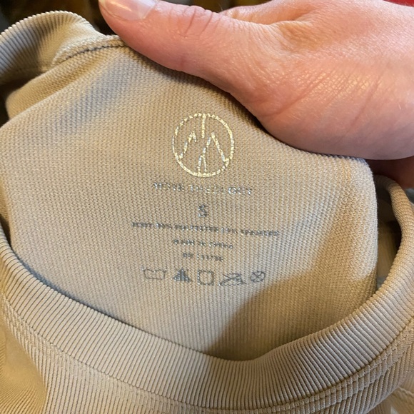 Cream Activewear Set - Picture 5 of 5